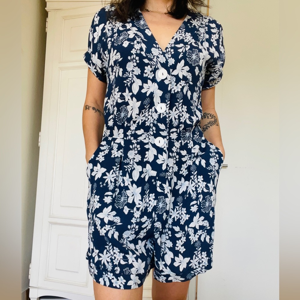 The Korner floral jumper. Size Small